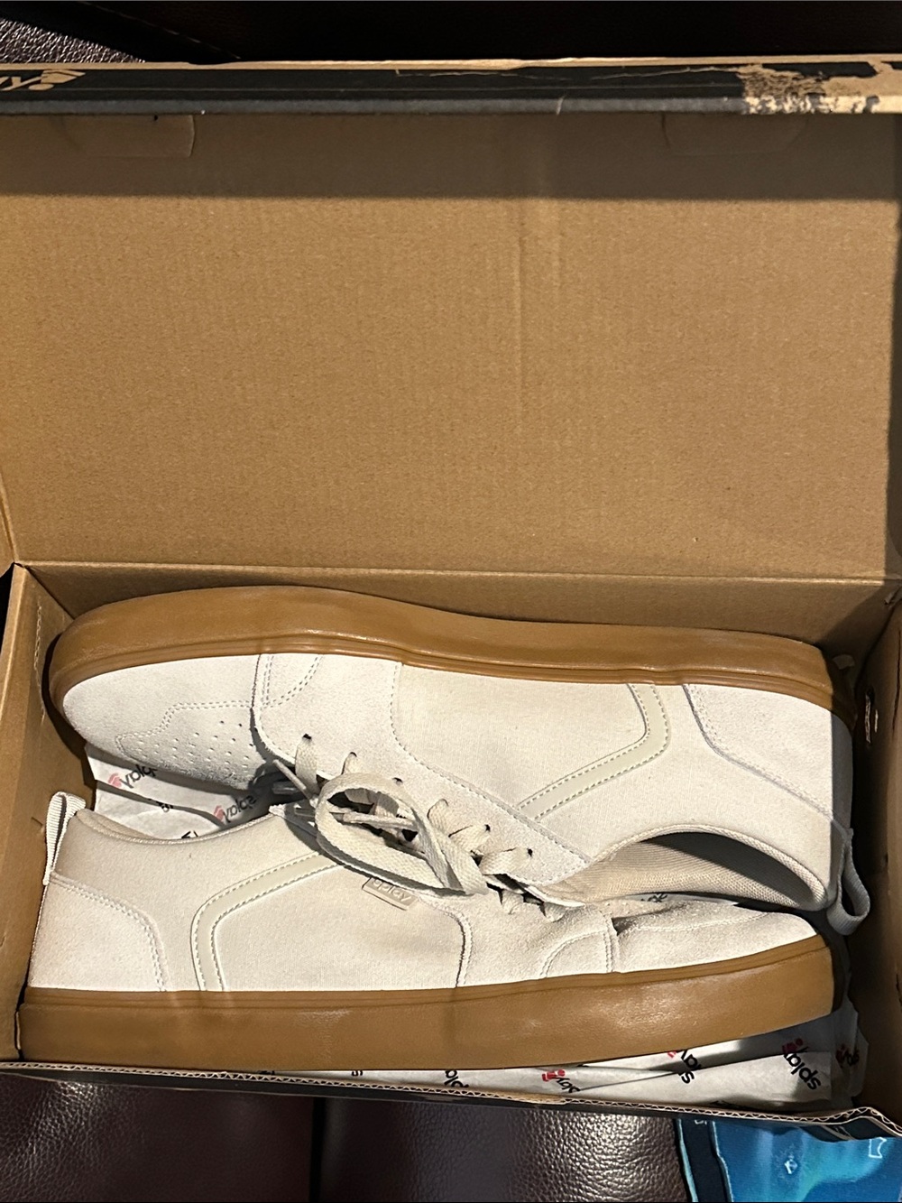 Splay RevLTS Low-Top Suede Sneakers - Cream with Gum Sole like new - Picture 8 of 9